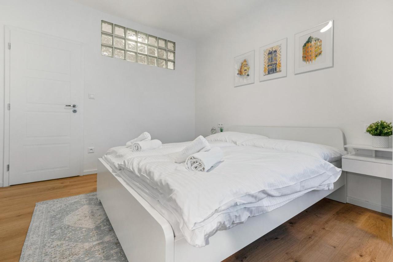 Bratislava Touch 2 Bedroom Apt Exterior foto